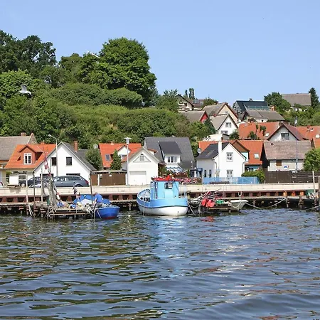 Dom wakacyjny Doppelhaushaelfte Dock No 7 0 In Zirchow